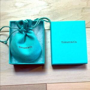 Tiffany & Co. 5 strand freshwater pearl and sterling bracelet.